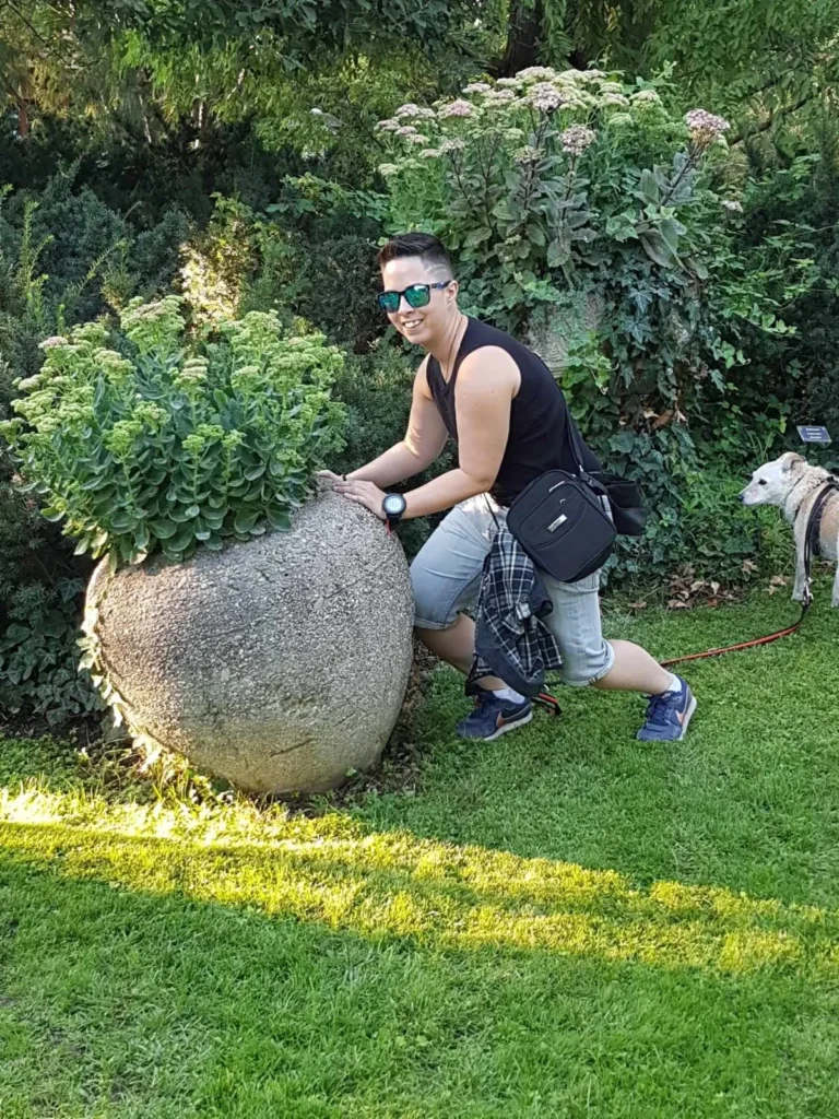 Japánkert Zugló, poénkodás, eldöntöm a nehéz kővázát