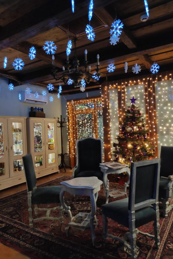 Szárcsa Hotel karácsonyi díszítésben